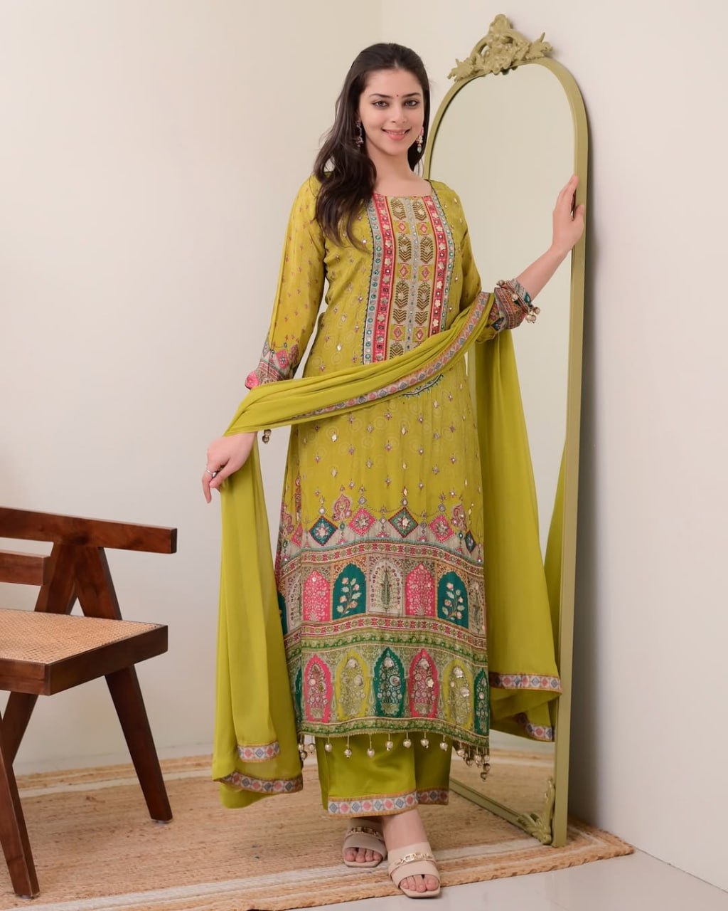 AAvaran Mirror Bloom Muslin Cotton Straight Suit Set with Georgette Dupatta | AAvaran Kurti Set with dupatta & Pant
