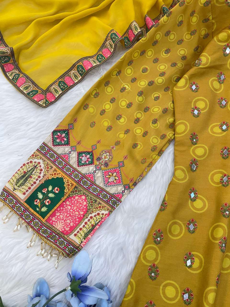 AAvaran Mirror Bloom Muslin Cotton Straight Suit Set with Georgette Dupatta | AAvaran Kurti Set with dupatta & Pant