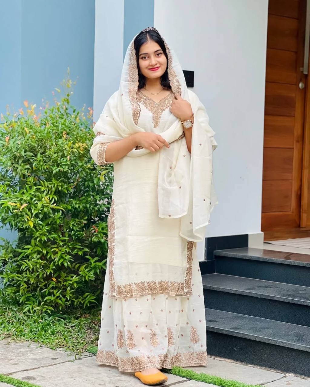 AAvaran AAvaran Crunchy Silk Embroidered Salwar Kameez Set Off White Salwar Suit