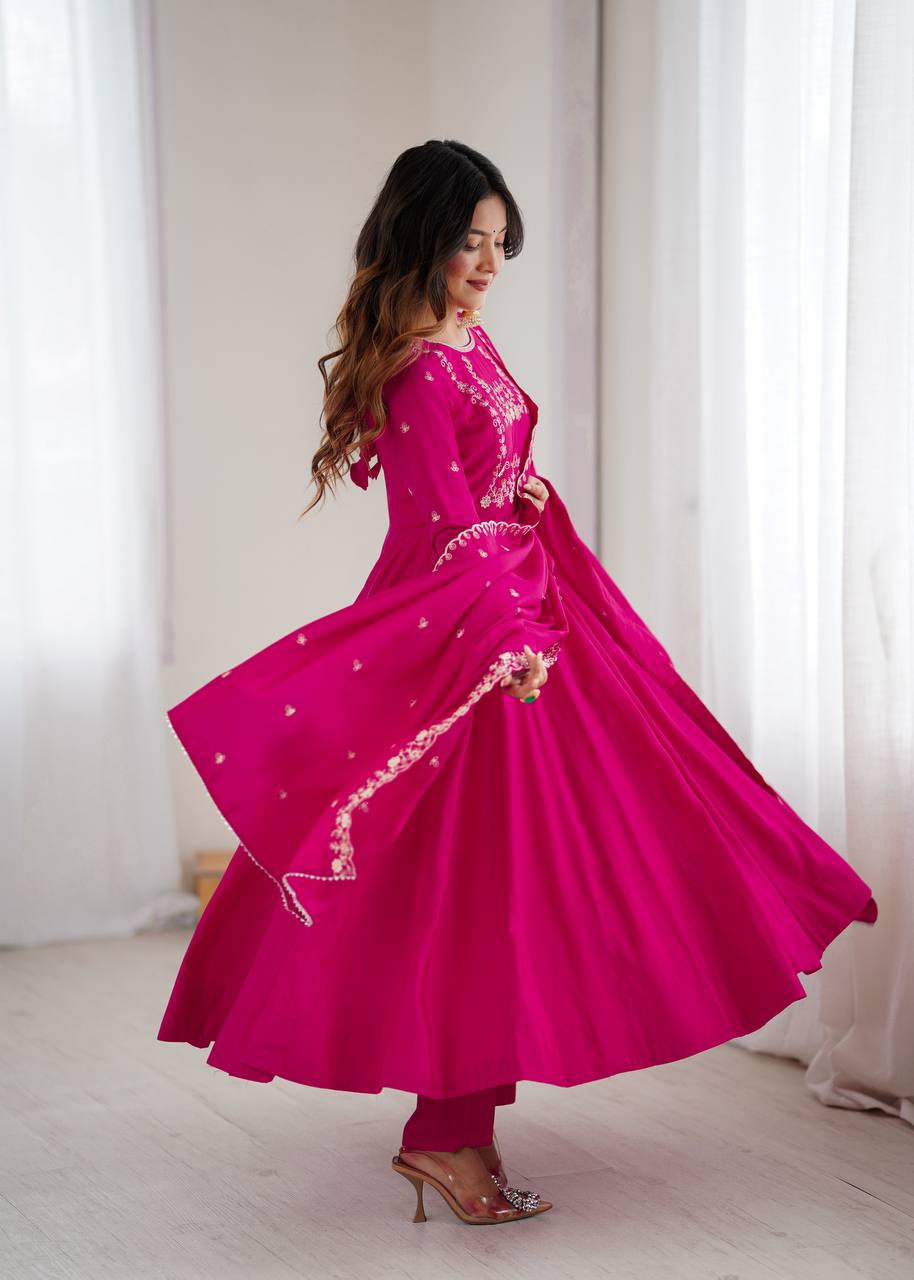 AAvaran Dark Pink Royal Chanderi Anarkali Gown Anarkali Set with dupatta & Pant