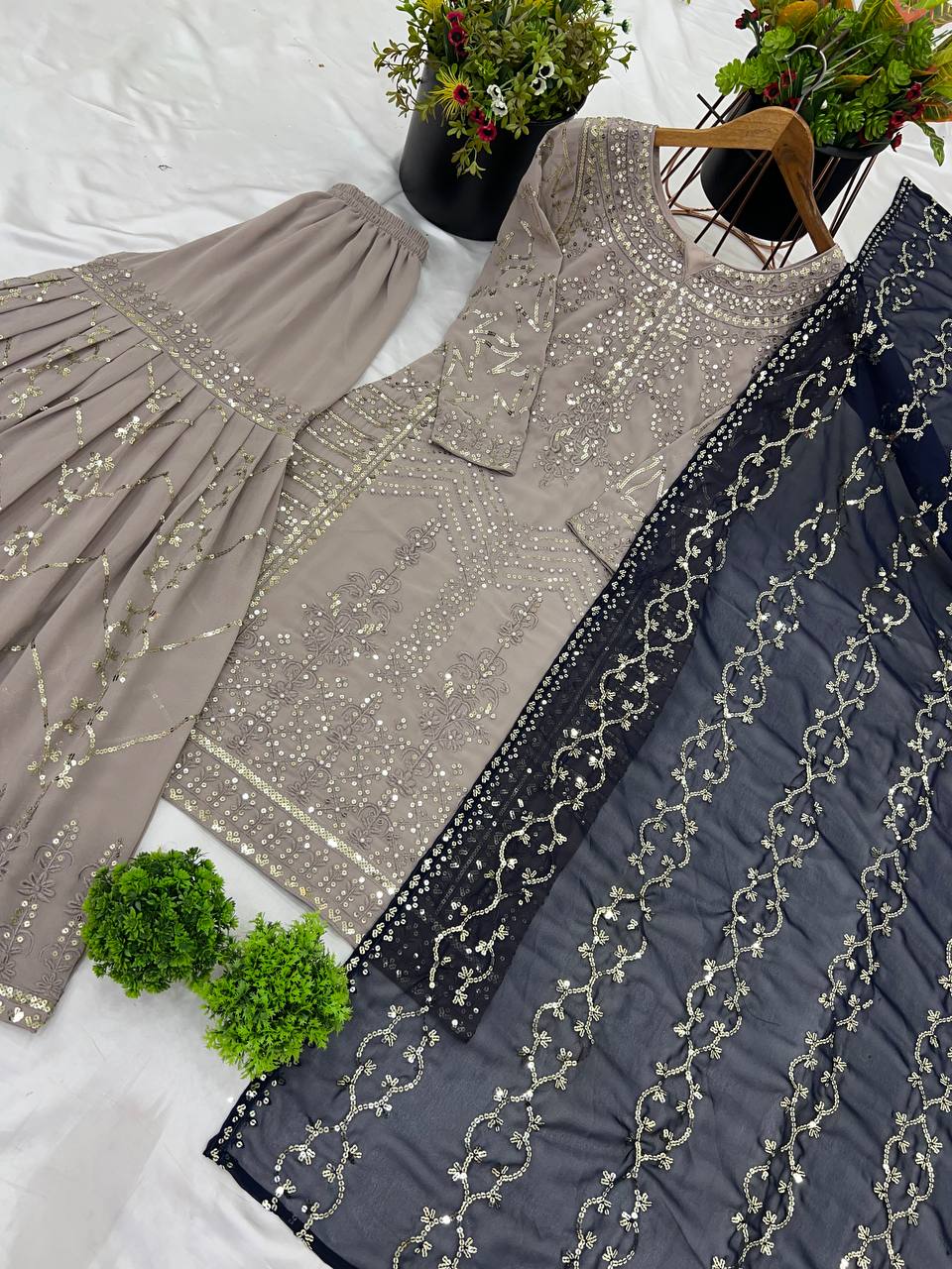 AAvaran AAvaran Georgette Grey Sharara Set Kurti Set with dupatta & Sharara Plazo