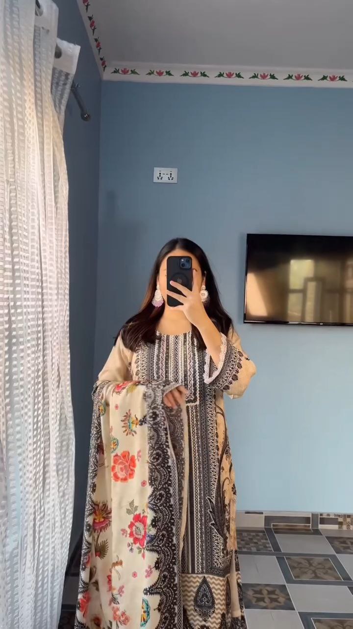 AAvaran AAVARAN Digital Print Muslin Cotton Kurti Pant Set with Dupatta Kurti Set with dupatta & Pant