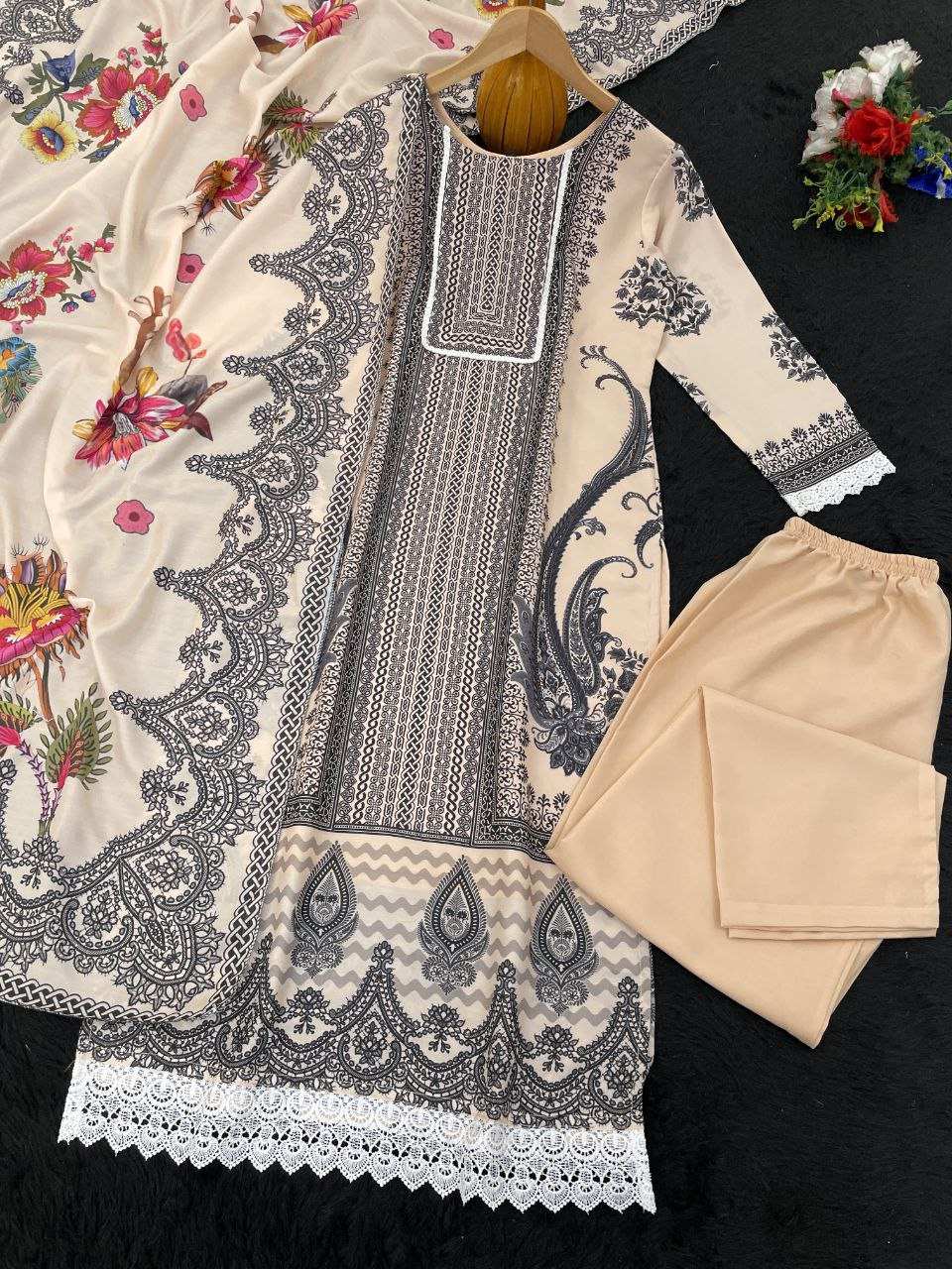 AAvaran AAVARAN Digital Print Muslin Cotton Kurti Pant Set with Dupatta Kurti Set with dupatta & Pant