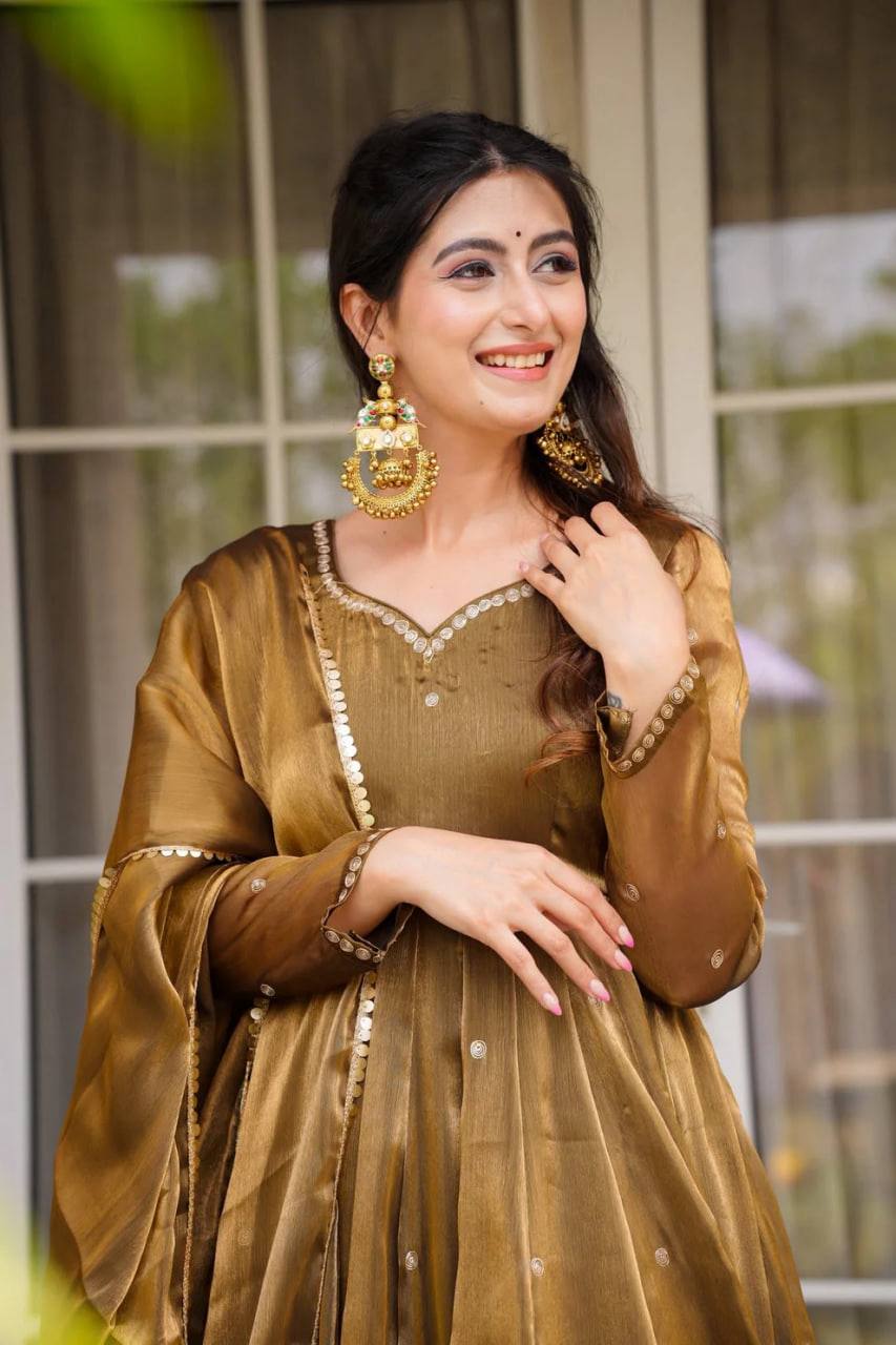 AAvaran AAvaran Golden Jimi Choo Thread Work Anarkali Suit Set Anarkali Set with dupatta & Pant