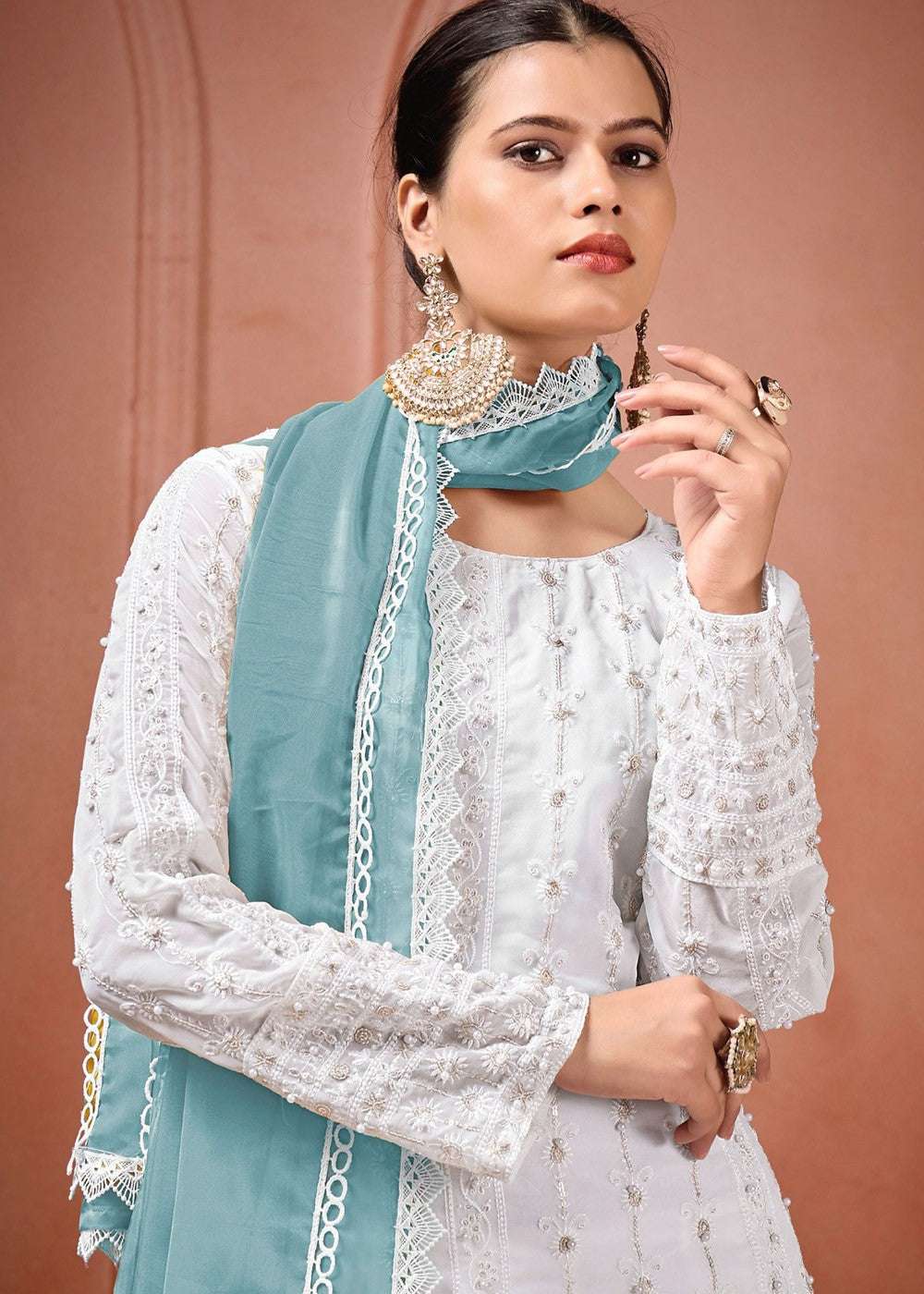 AAvaran AAvaran Embroidered Georgette Suit Set with Dupatta – Motif Elegance Kurti Set with dupatta & Pant