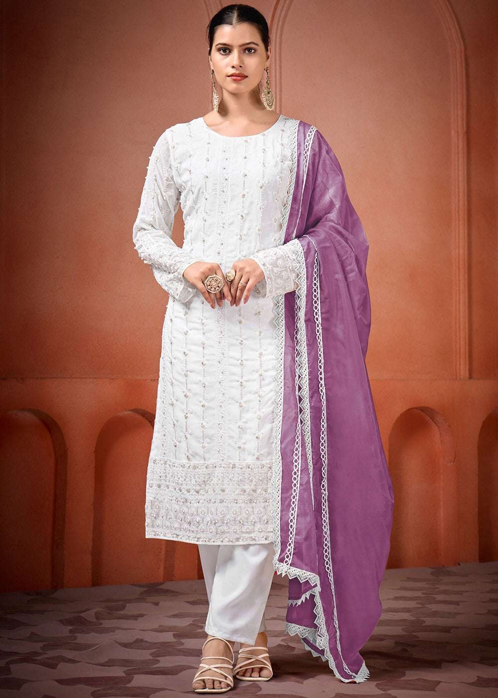 AAvaran AAvaran Embroidered Georgette Suit Set with Dupatta – Motif Elegance Lilac Kurti Set with dupatta & Pant