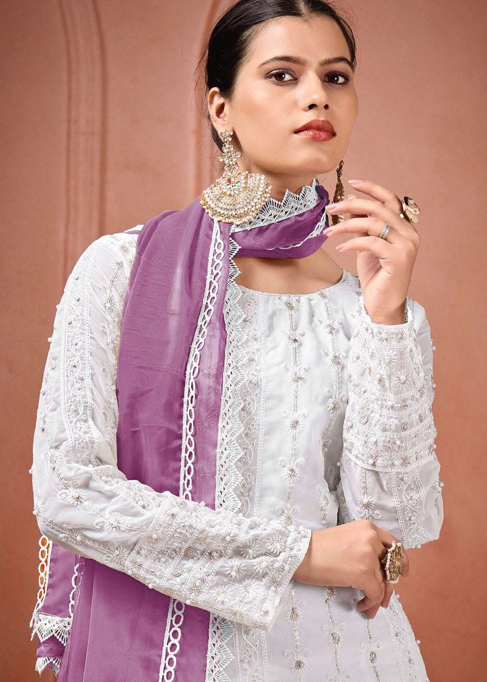 AAvaran AAvaran Embroidered Georgette Suit Set with Dupatta – Motif Elegance Kurti Set with dupatta & Pant