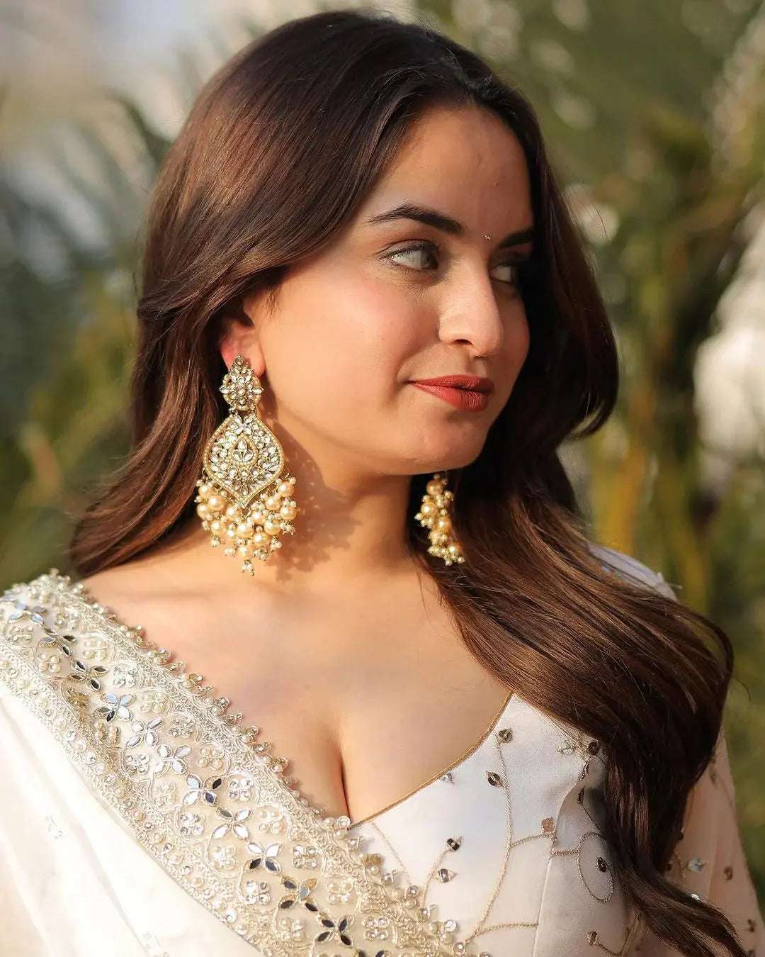 AAvaran AAvaran White Heavy Faux Georgette Embroidered Anarkali Suit Set Anarkali Set with dupatta & Pant