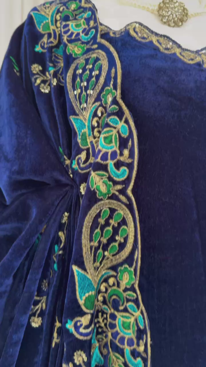 Majesty Navy Blue Velvet Kurta Set